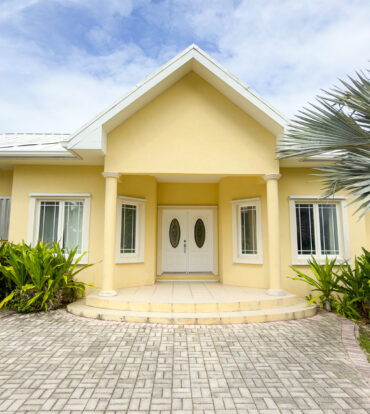 CANAL FRONT HOME 3 BED PROSPECT