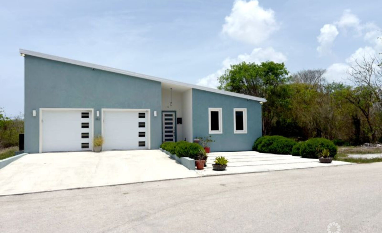 BEACH BAY HOME