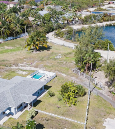 WATERVIEW HOME, JUST OFF SMB CORRIDOR