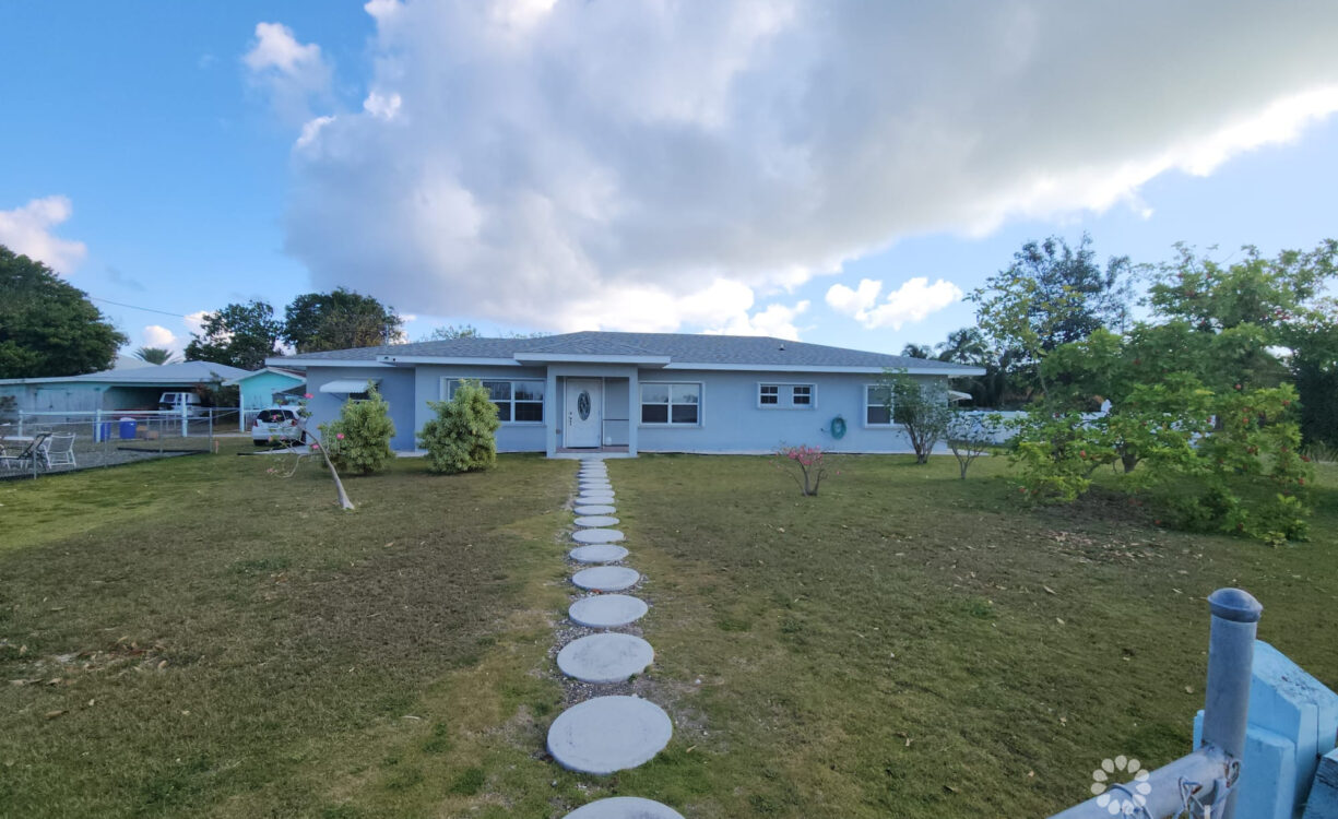 WATERVIEW HOME, JUST OFF SMB CORRIDOR