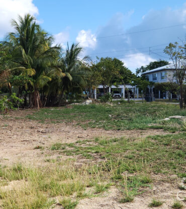 WATERVIEW HOME, JUST OFF SMB CORRIDOR