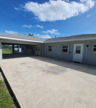 WATERVIEW HOME, JUST OFF SMB CORRIDOR
