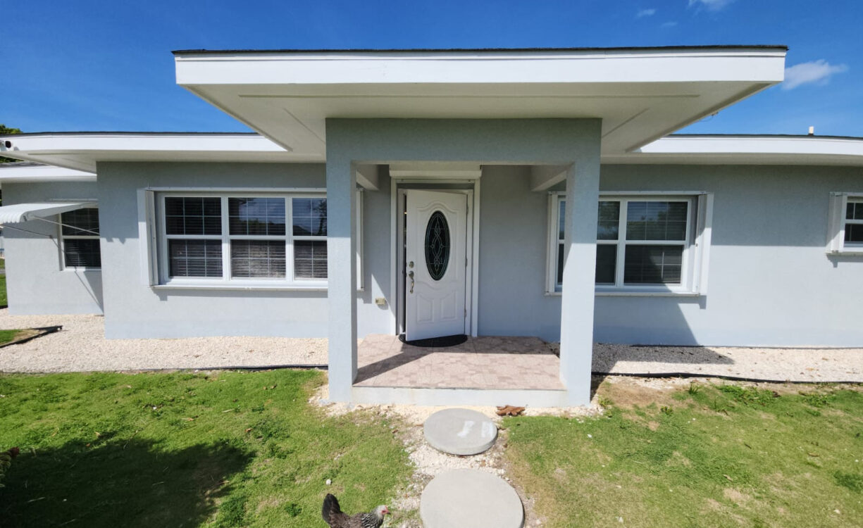 WATERVIEW HOME, JUST OFF SMB CORRIDOR