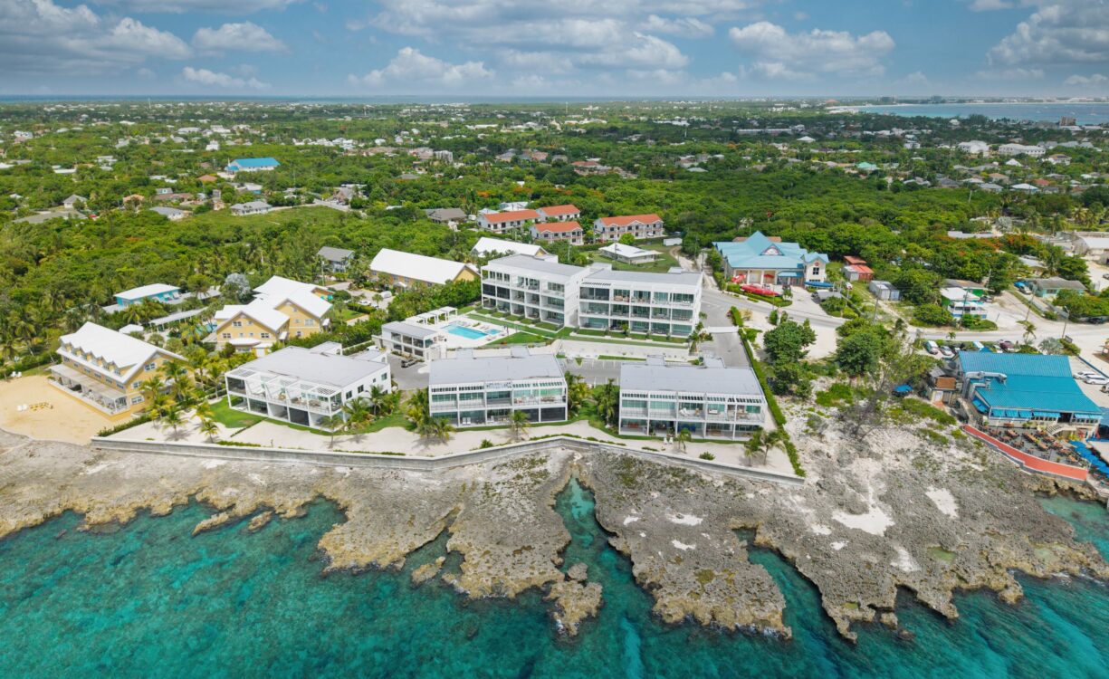 SUNSET POINT - BEAUTIFULLY UPGRADED 3 BED WITH PANORAMIC OCEAN VIEWS