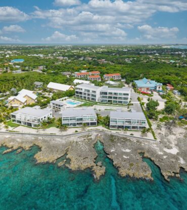 SUNSET POINT - BEAUTIFULLY UPGRADED 3 BED WITH PANORAMIC OCEAN VIEWS