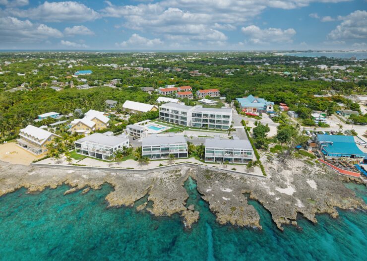 SUNSET POINT - BEAUTIFULLY UPGRADED 3 BED WITH PANORAMIC OCEAN VIEWS