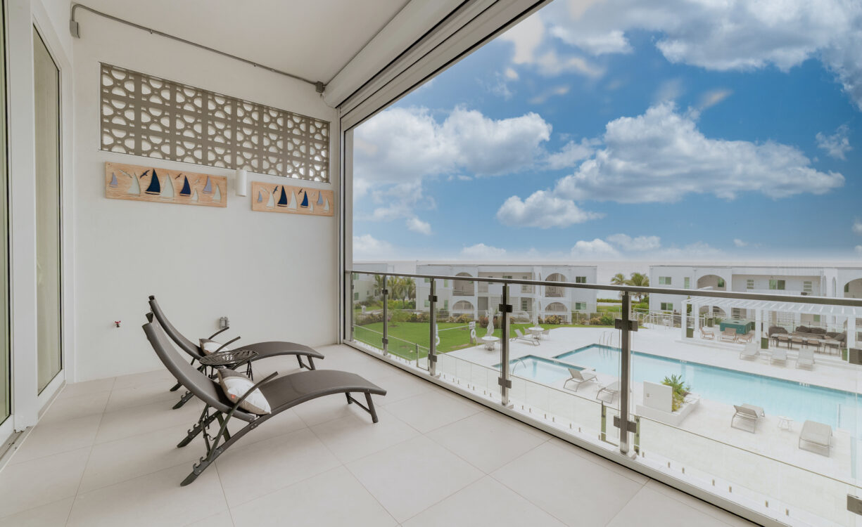 SUNSET POINT - BEAUTIFULLY UPGRADED 3 BED WITH PANORAMIC OCEAN VIEWS