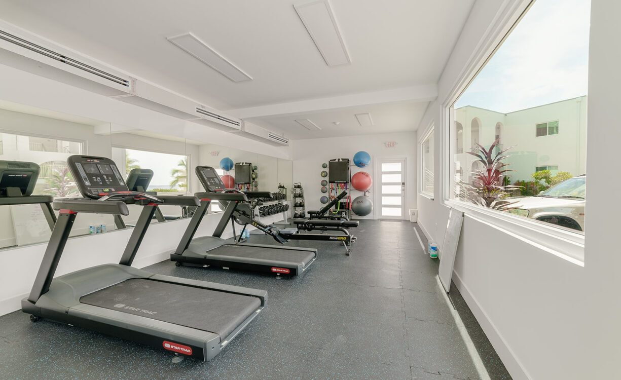 SUNSET POINT - BEAUTIFULLY UPGRADED 3 BED WITH PANORAMIC OCEAN VIEWS