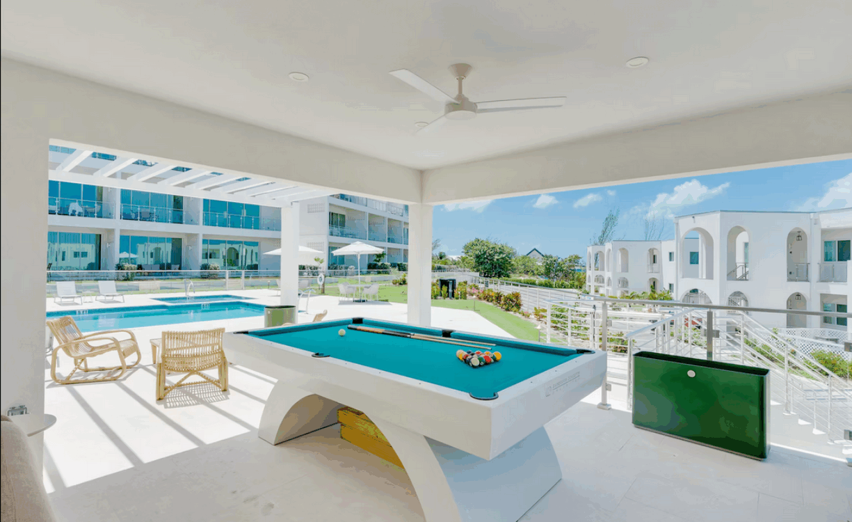 SUNSET POINT - BEAUTIFULLY UPGRADED 3 BED WITH PANORAMIC OCEAN VIEWS
